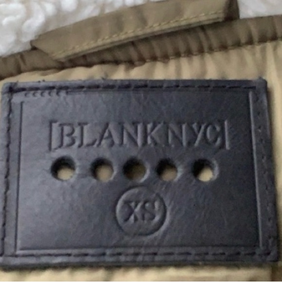 Coolest bomber jacket. From BlankNYC size XS would fit a small. Very warm - Picture 5 of 5